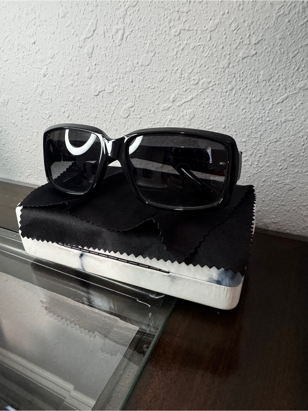 Gucci Black Oversized Rectangular Women’s Sunglasses
